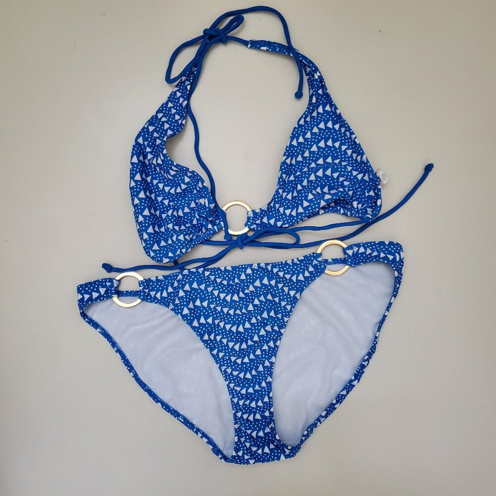 String bikini with gold rings